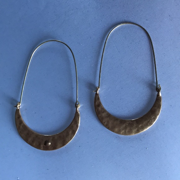 New! Gold Hammered Hoop Earrings - Picture 10 of 12